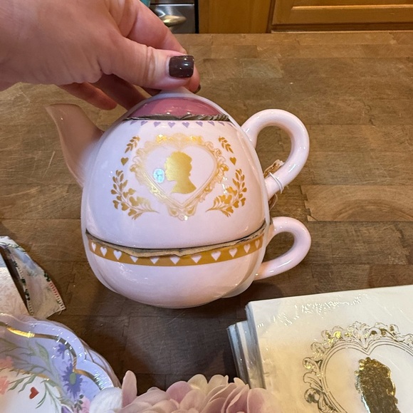 Bridgerton Tea Party Invitation’s Plates Napkins Utensil Holder Tea Pot NEW - Picture 14 of 16
